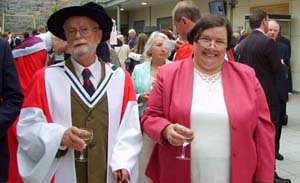 Image of Tom and Annette Munnelly at Receiving doctorate, 2007